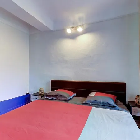 Cosy, Quartier Des Antiquaires, Dijon